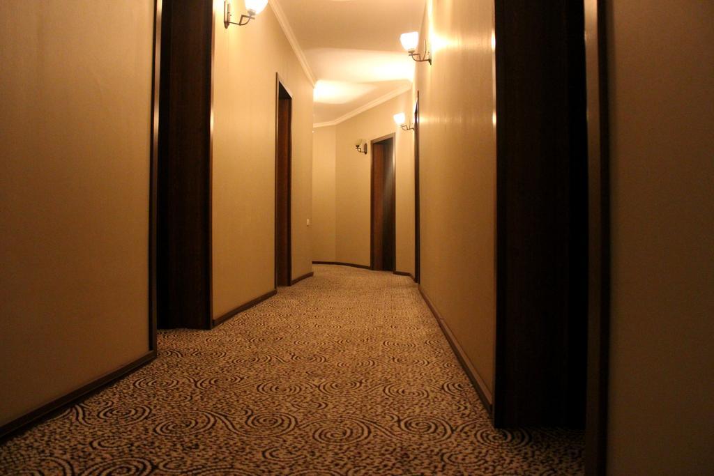 Hotel Empire Kutaisi Exterior photo